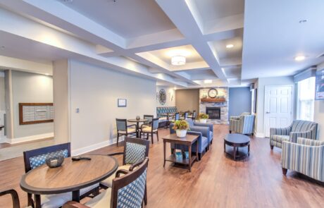 Tapestry Senior Living Springboro resident lounge in Springboro, OH